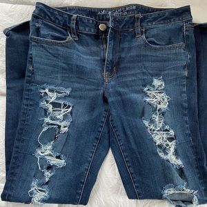 Distressed American eagle jeggings